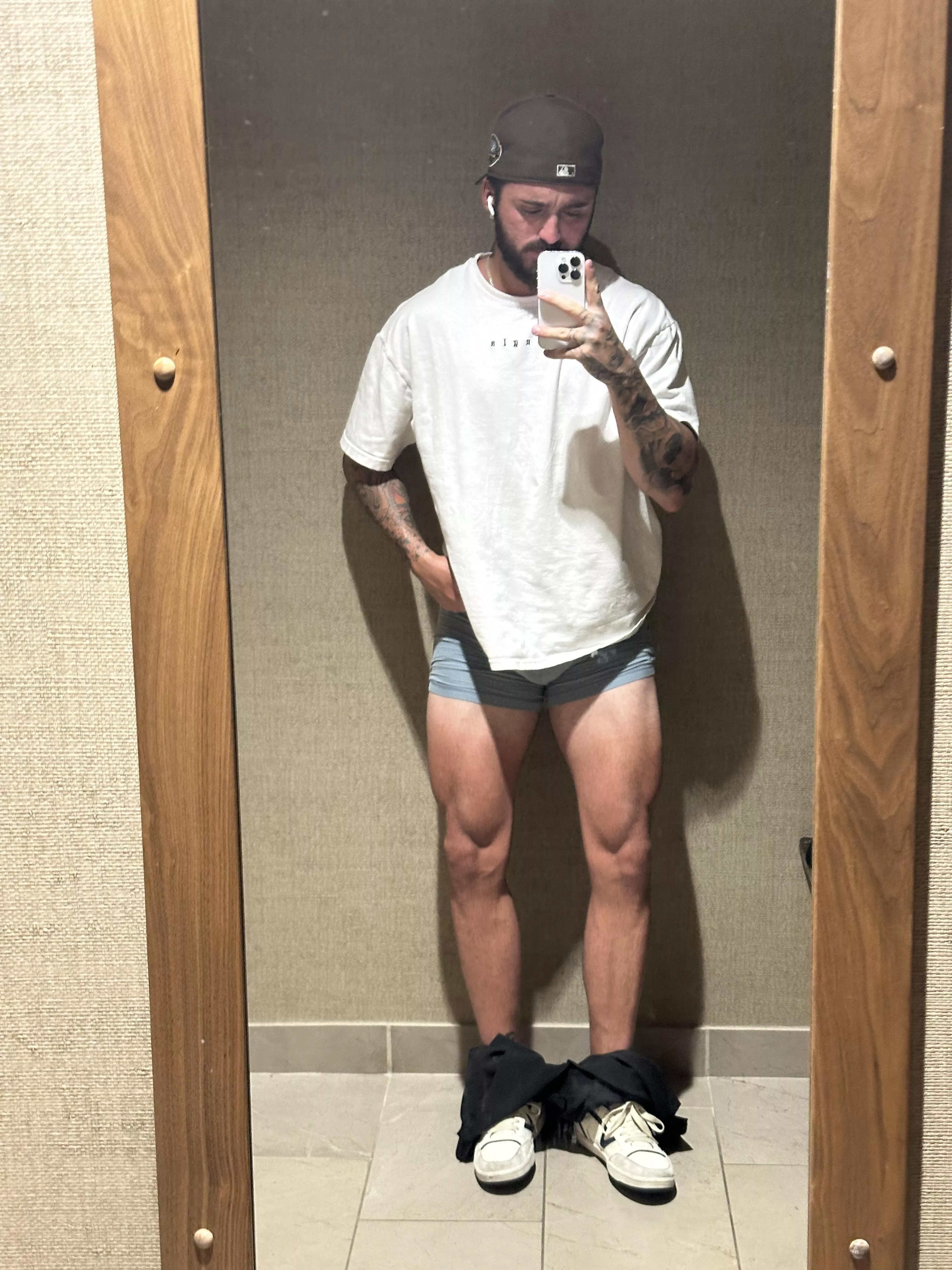 say “yes” if you’d enjoy these legs  posted by xratedskimaskk