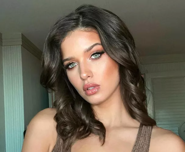 Shannon McMullen by qwer5r