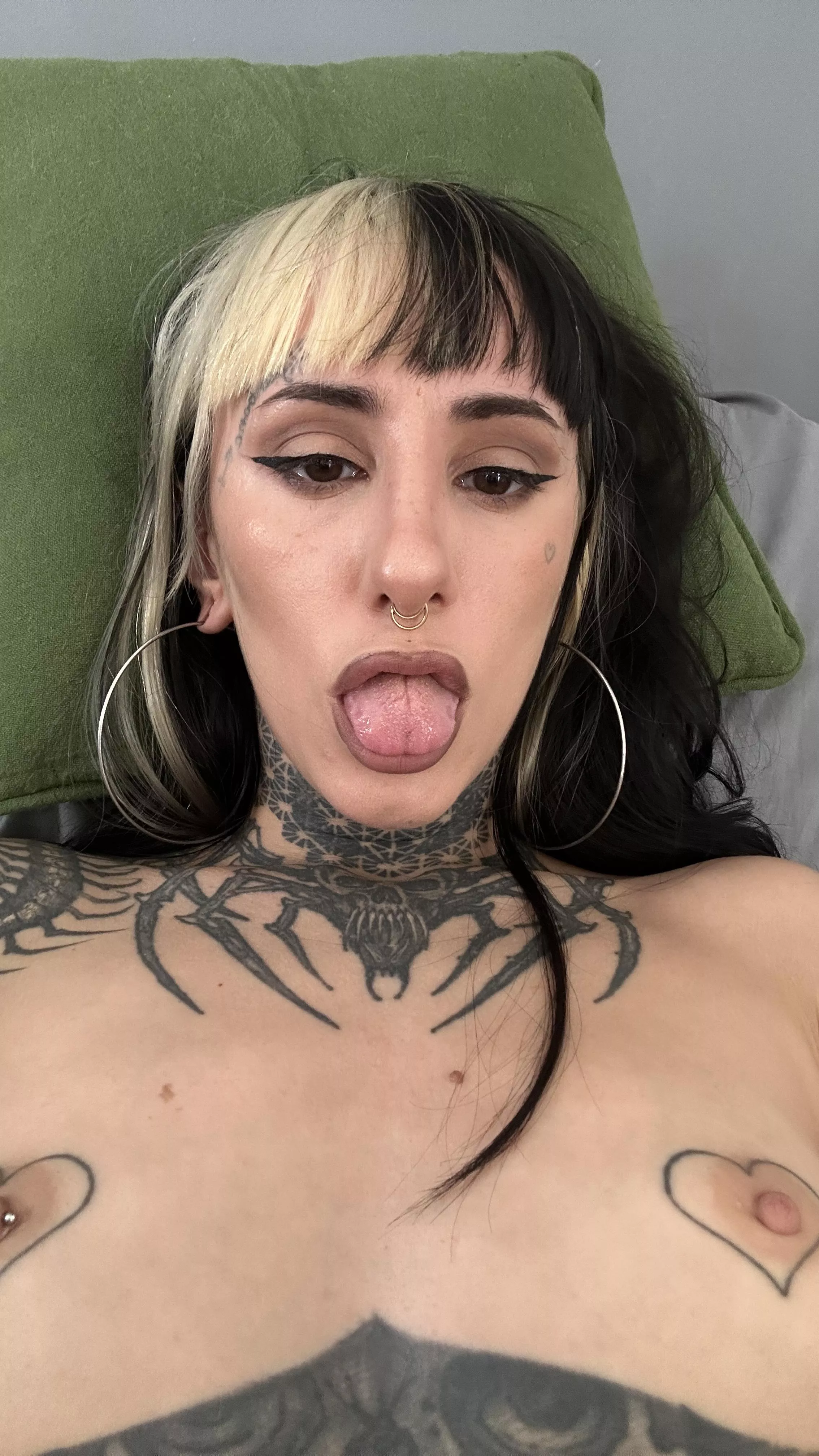 smol titty goofy posted by samaraxmorgan