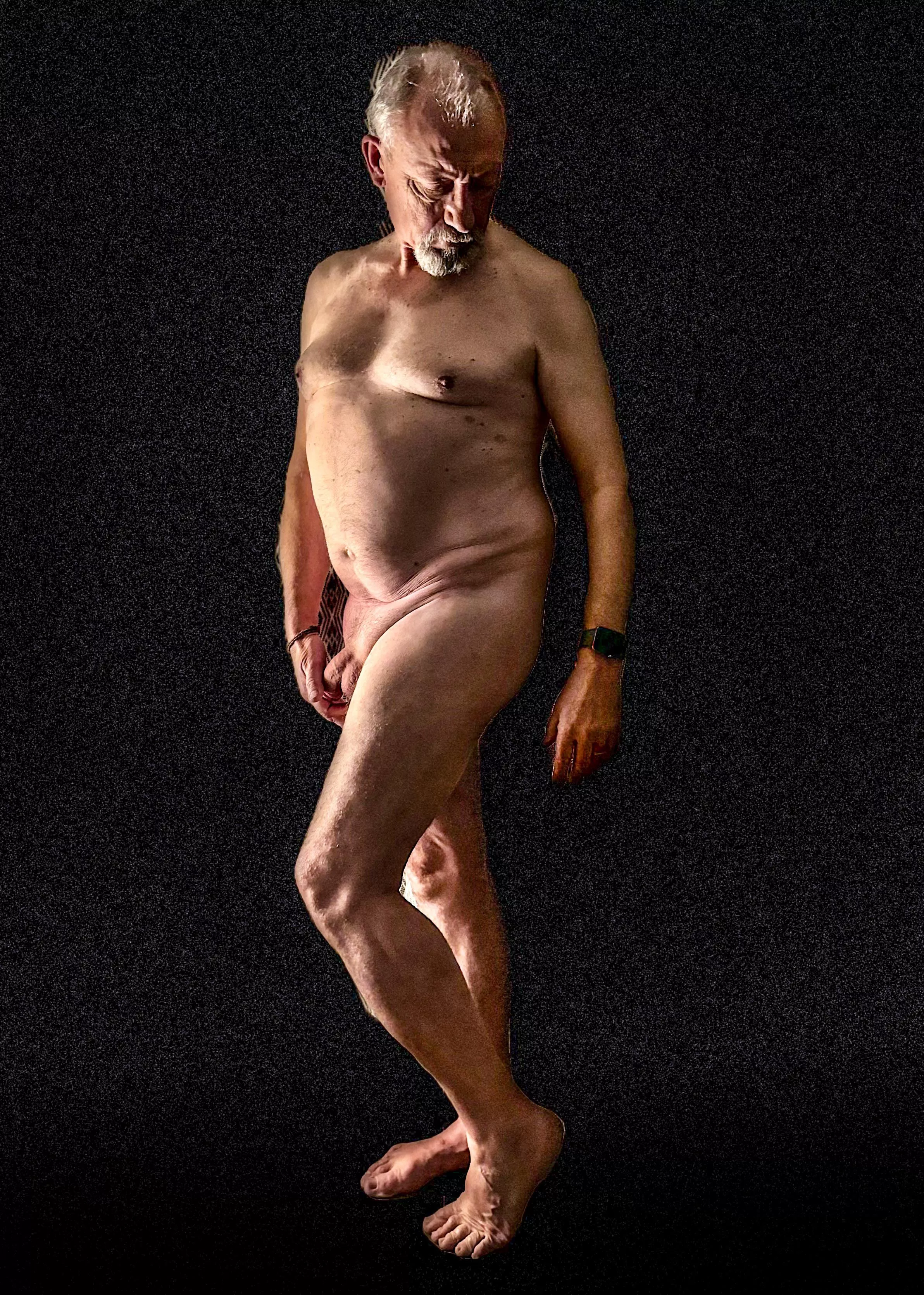 Standing (mfb) posted by vivastraimages