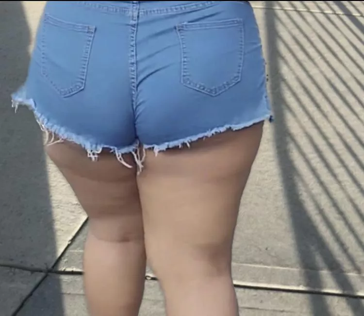 This is an extremely rare pic of me in shorts… posted by thiccgirl40