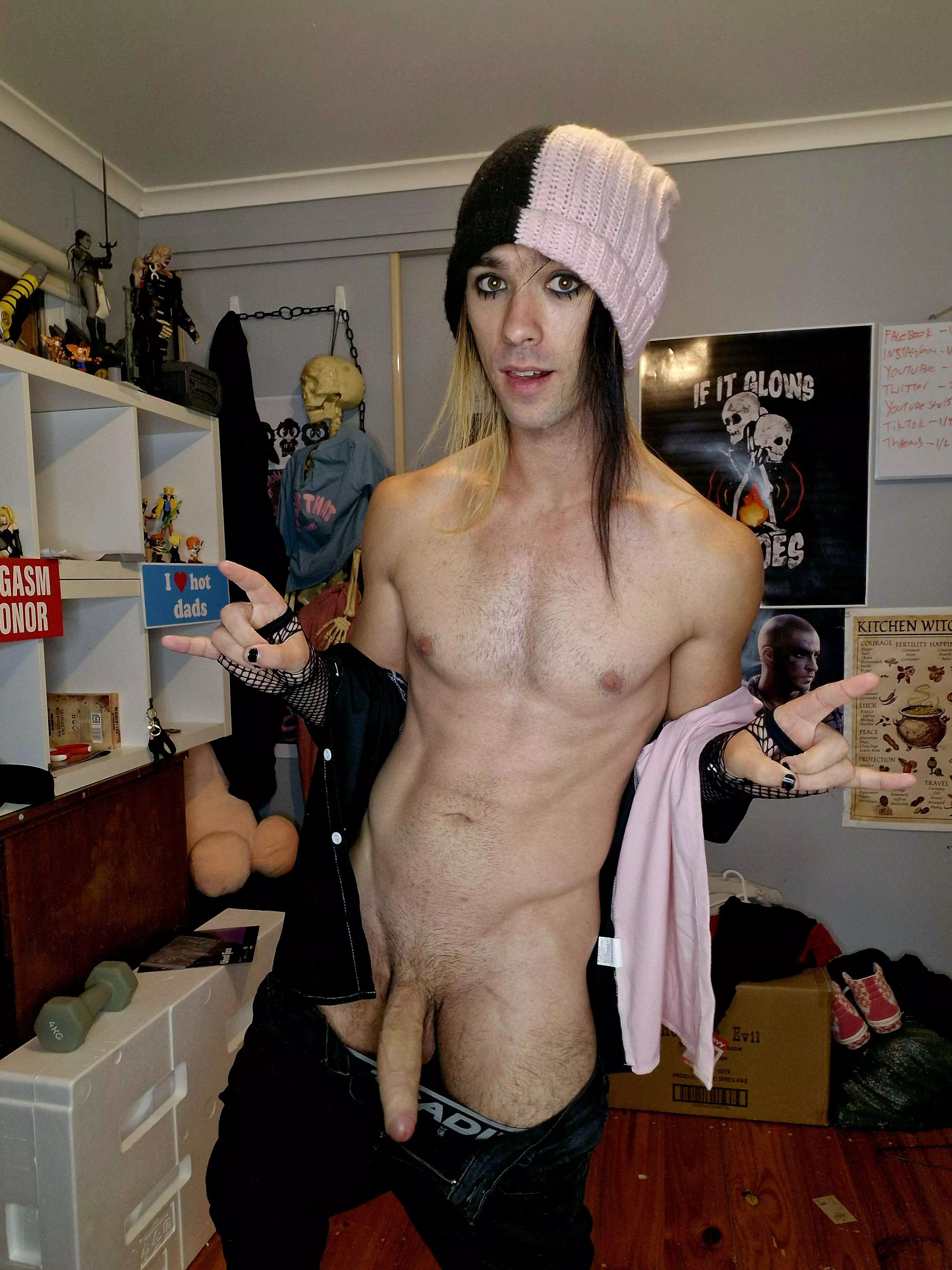 Uncut emo cock :P  posted by MasterShwa