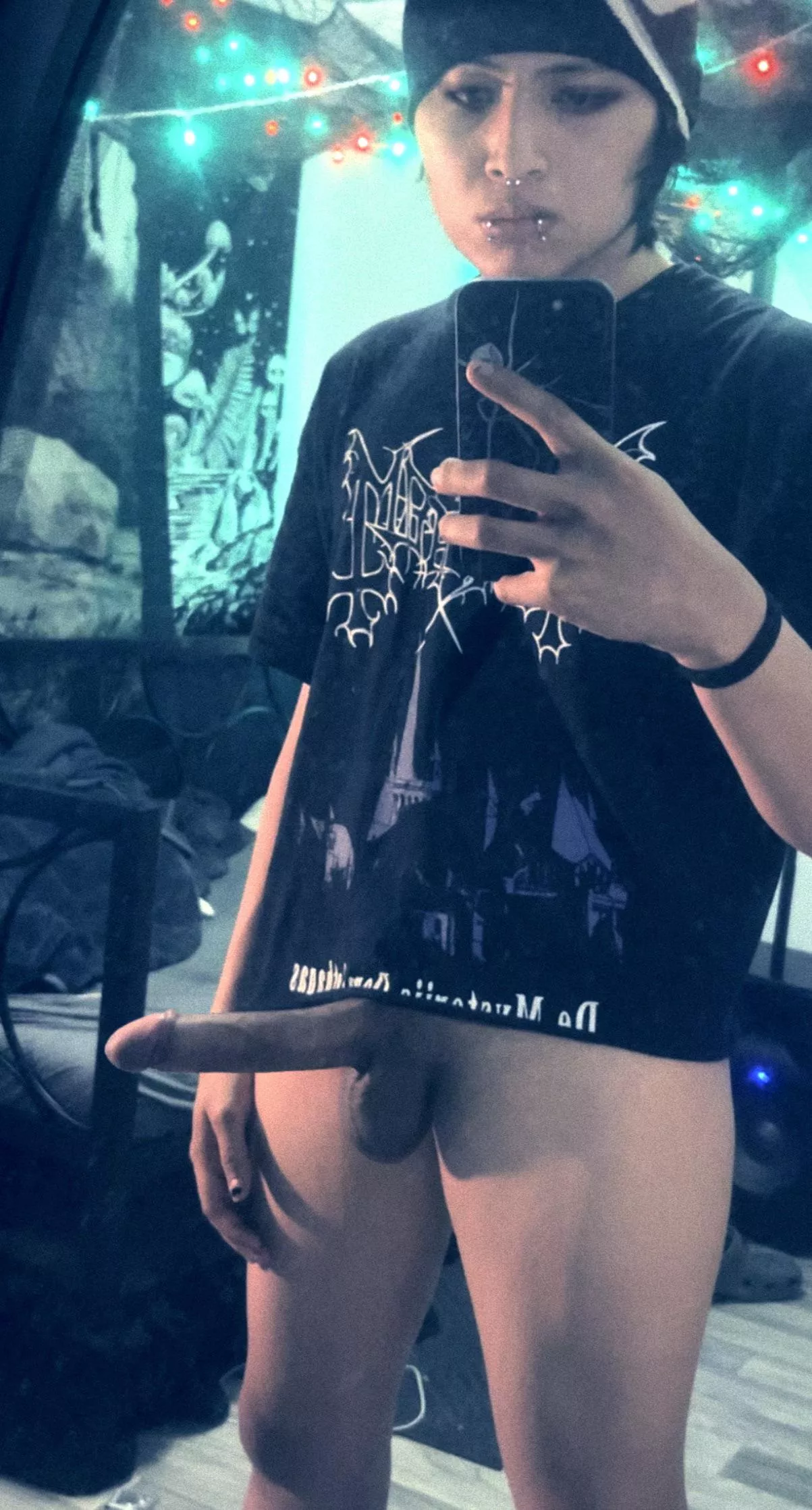 will you take my 18yr old emo cock? posted by bauhauslover69