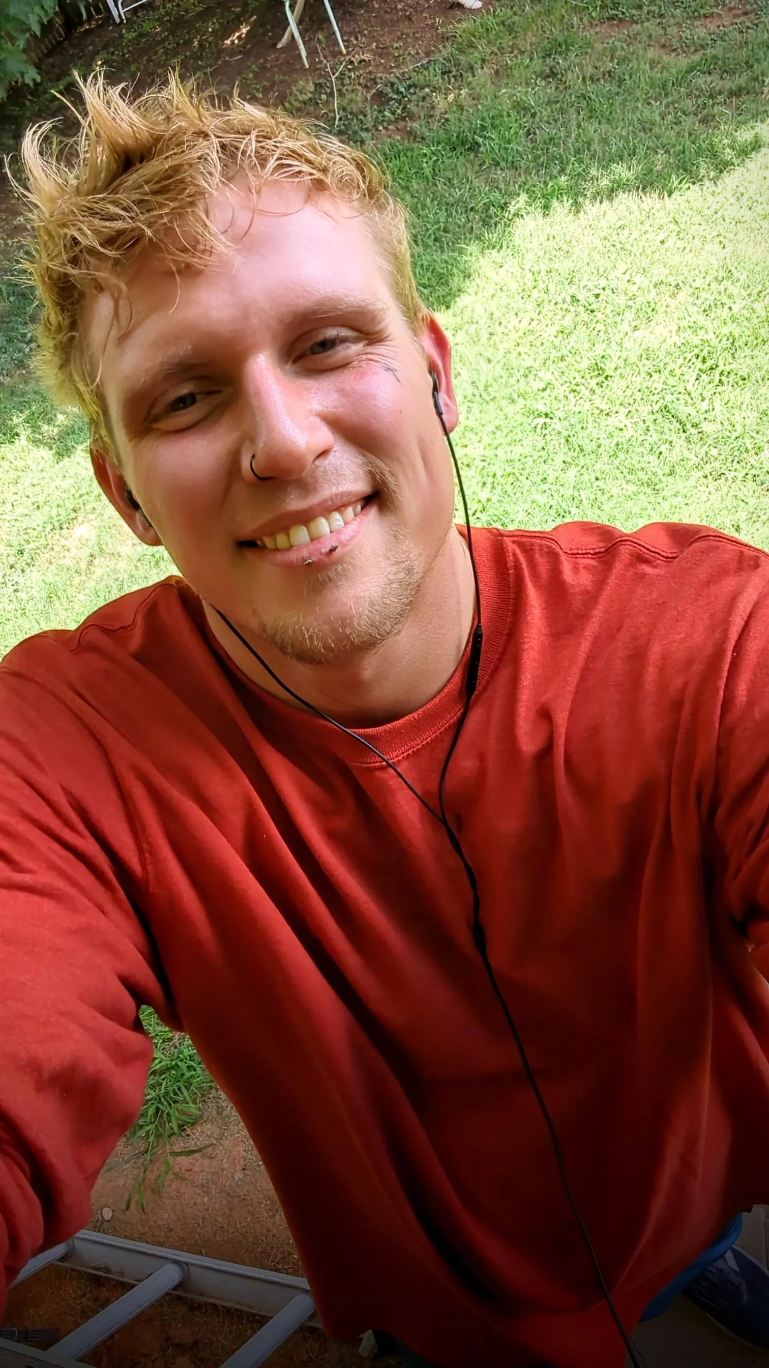 26, 6'5, 250lbs posted by absola999