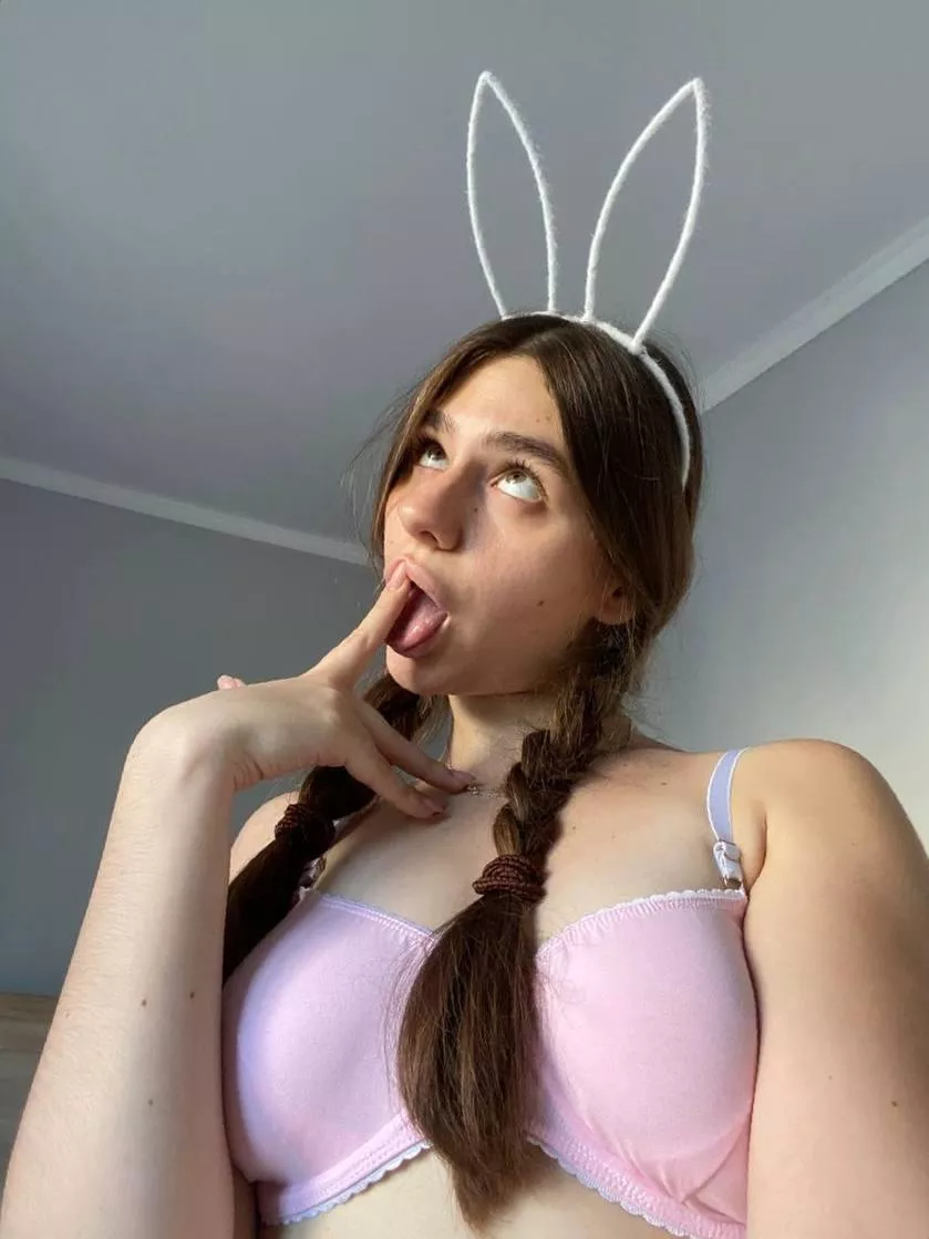 Bunny thinks which size is better posted by LoveSpellGaze