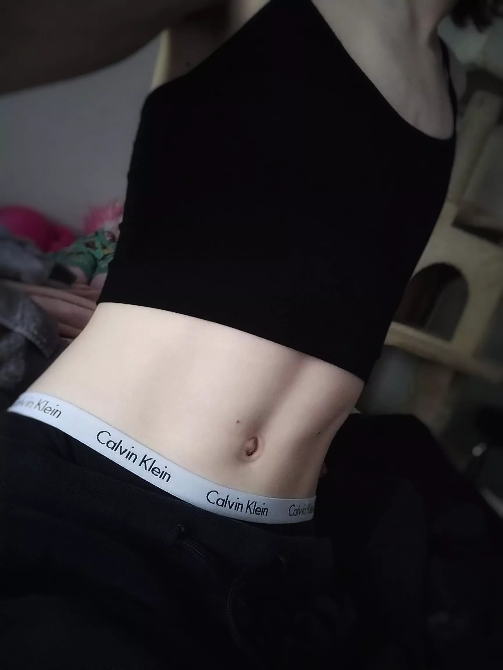 casual tummy :3 🖤 posted by Amethyst_Twilight