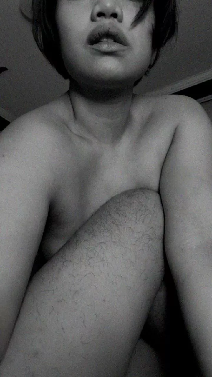 [F] here hihi [FMF] Cuddle weather be wt the hubby be like 🙈🫣 Who's next? 🫣 posted by Real_Inspector4487