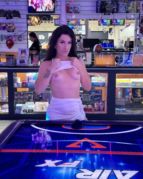 Flashing is more fun when you get caught by the staff ;) by NjVirgin