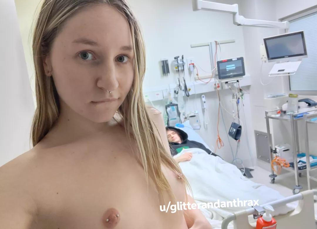 Good bedside manner  posted by glitterandanthrax