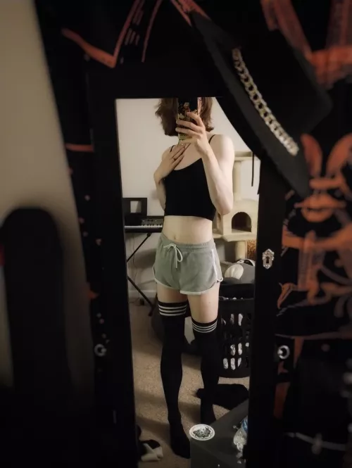 I love being comfy~ by Amethyst_Twilight