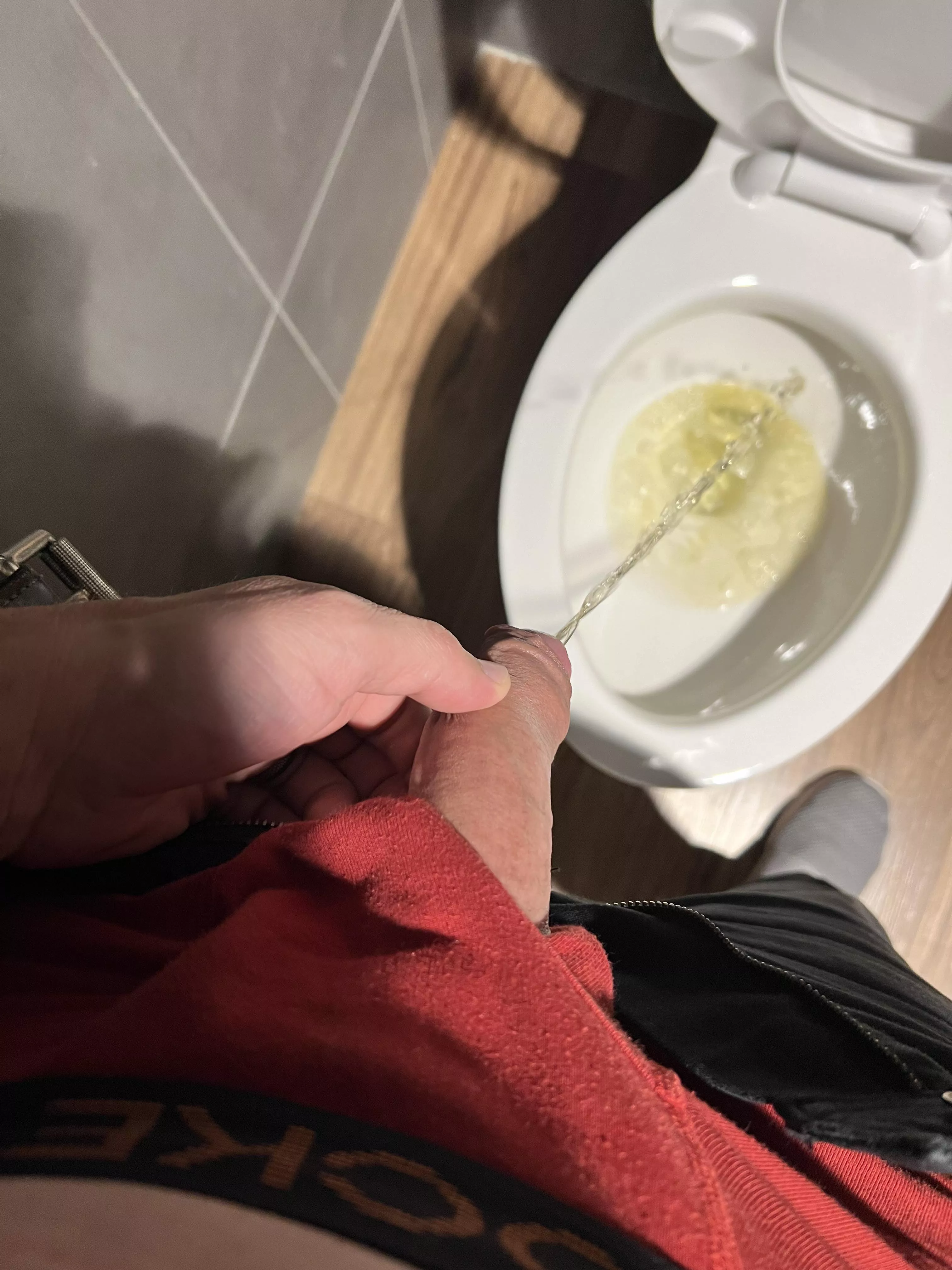 Quick pee break at work! posted by Deem0284