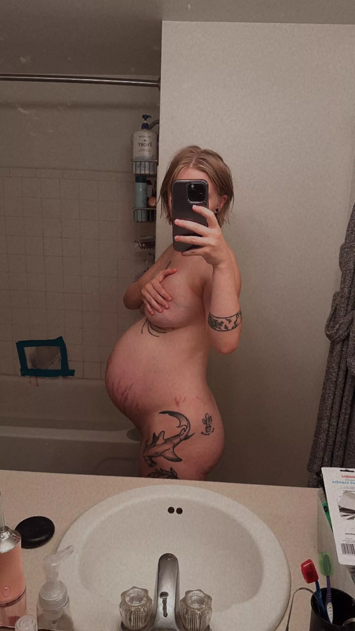 Ready to pop posted by Monique_dancing