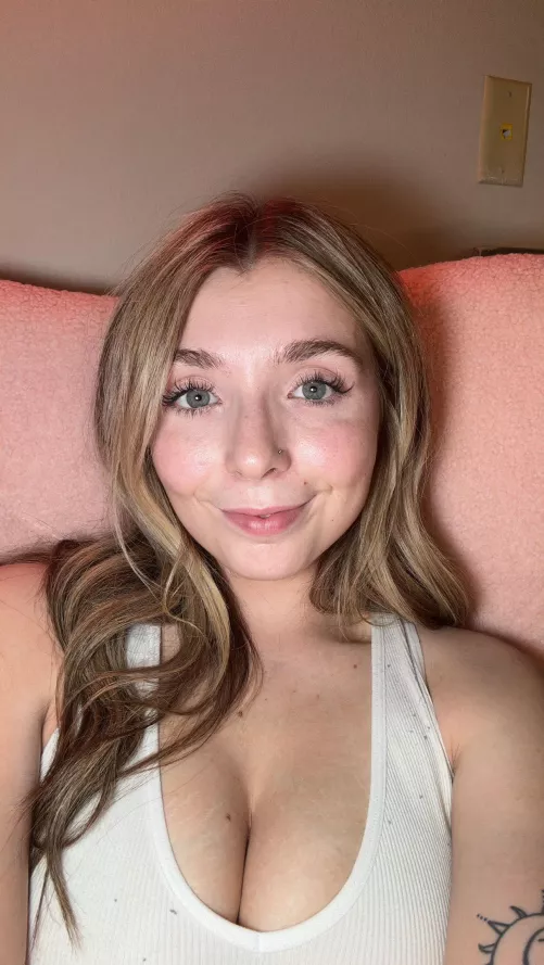 Sometimes I just feel sweet😘 by kacybumsy