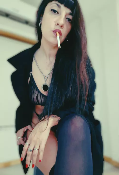 the smoking fetish by Shanne32