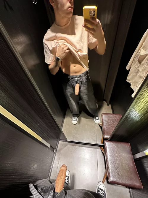 would u unload my balls in locker room by Frozzy0_0