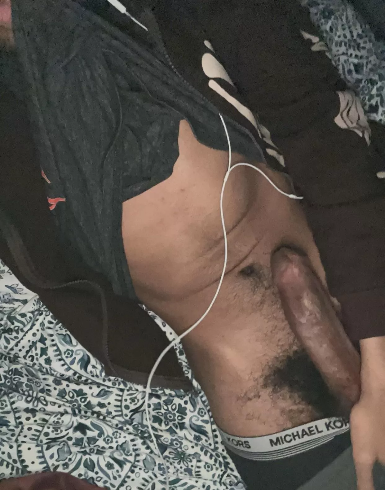 19 verse looking for long term fwbs (@sunshine-shitty) gamer+ bromance+ posted by S00MLIN