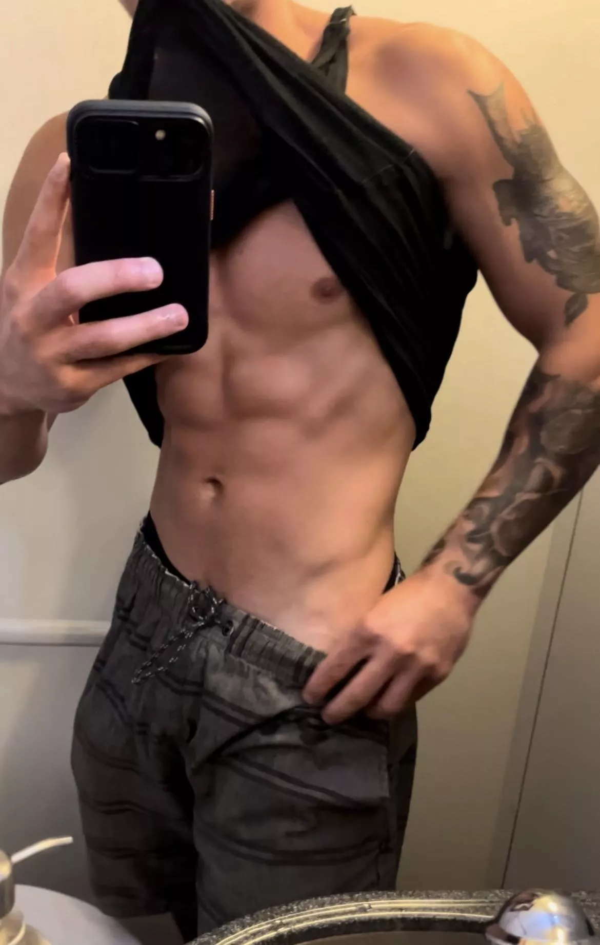 Check out my dark grey ink 😈😁 posted by TheeGuyDerek