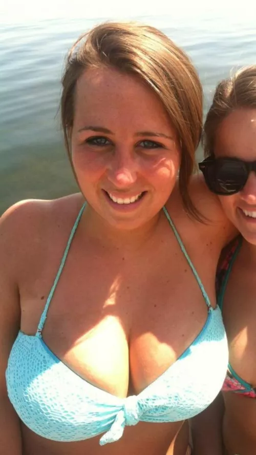 Crowded out of the picture  by DoubleNaught7