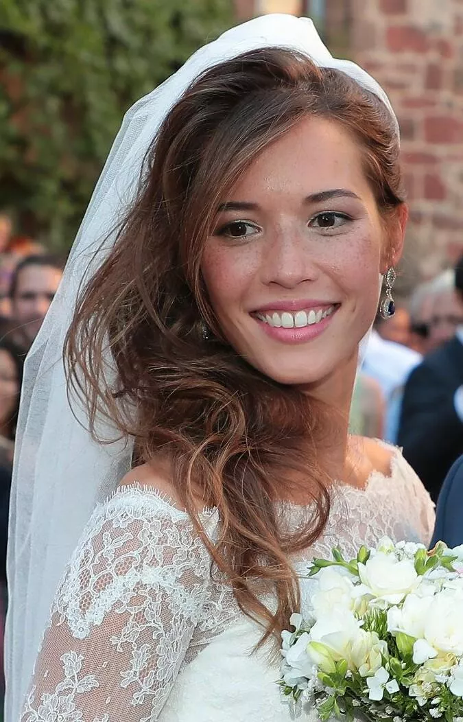 Emilie Broussouloux posted by qwer5r