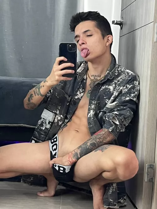 Everything I need and more between my fingers 🥵 by Jintwink_