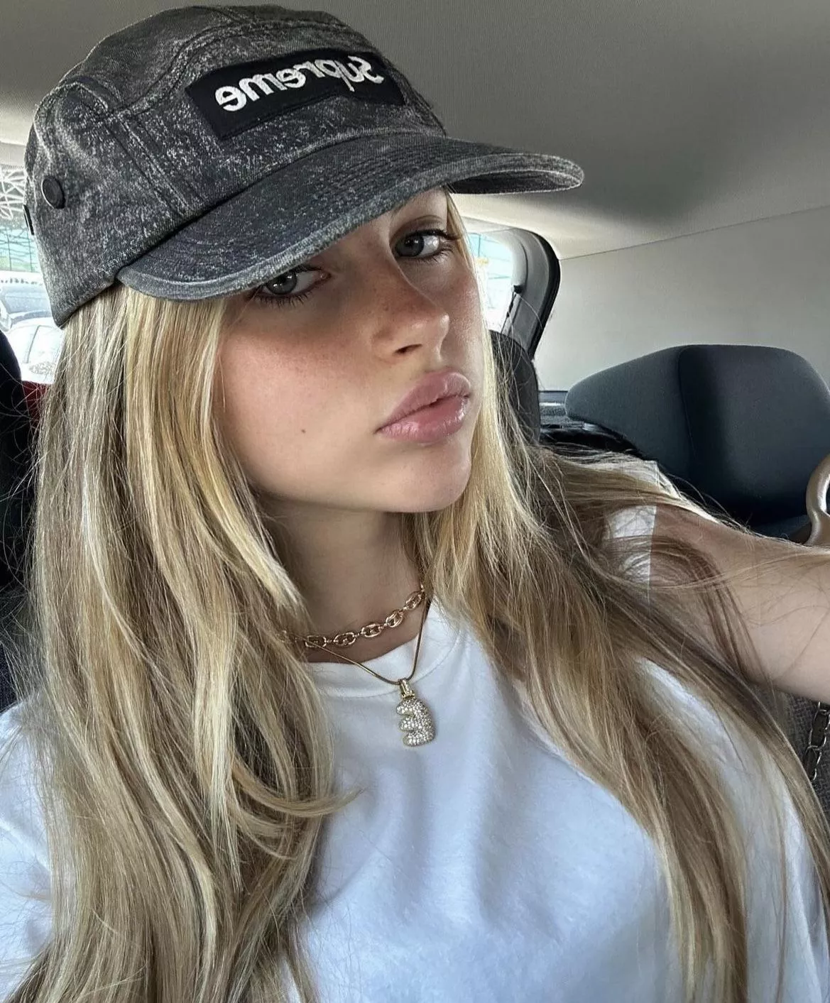 Hellen Spanoo posted by Remote-Flan-7628