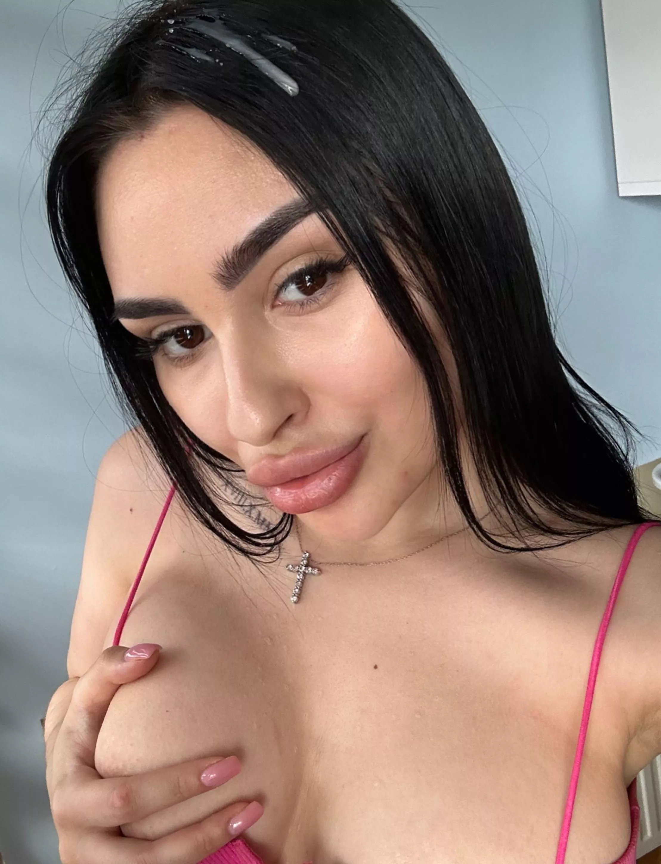 how beautiful the sperm runs down my hair I want it to run down my chest too posted by Fresh_Babyy