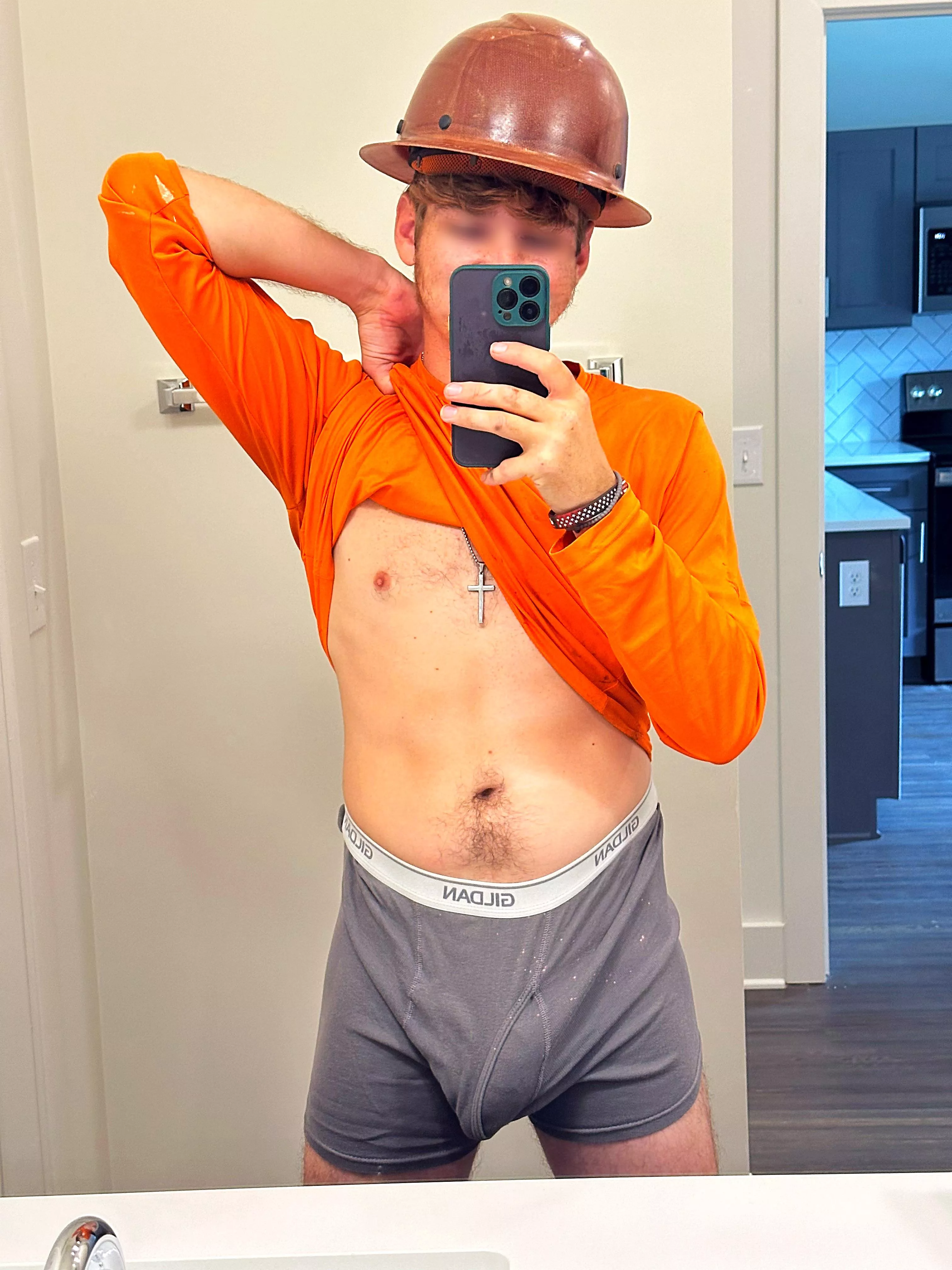 How’s the bosses outline ? posted by KinkyKen10