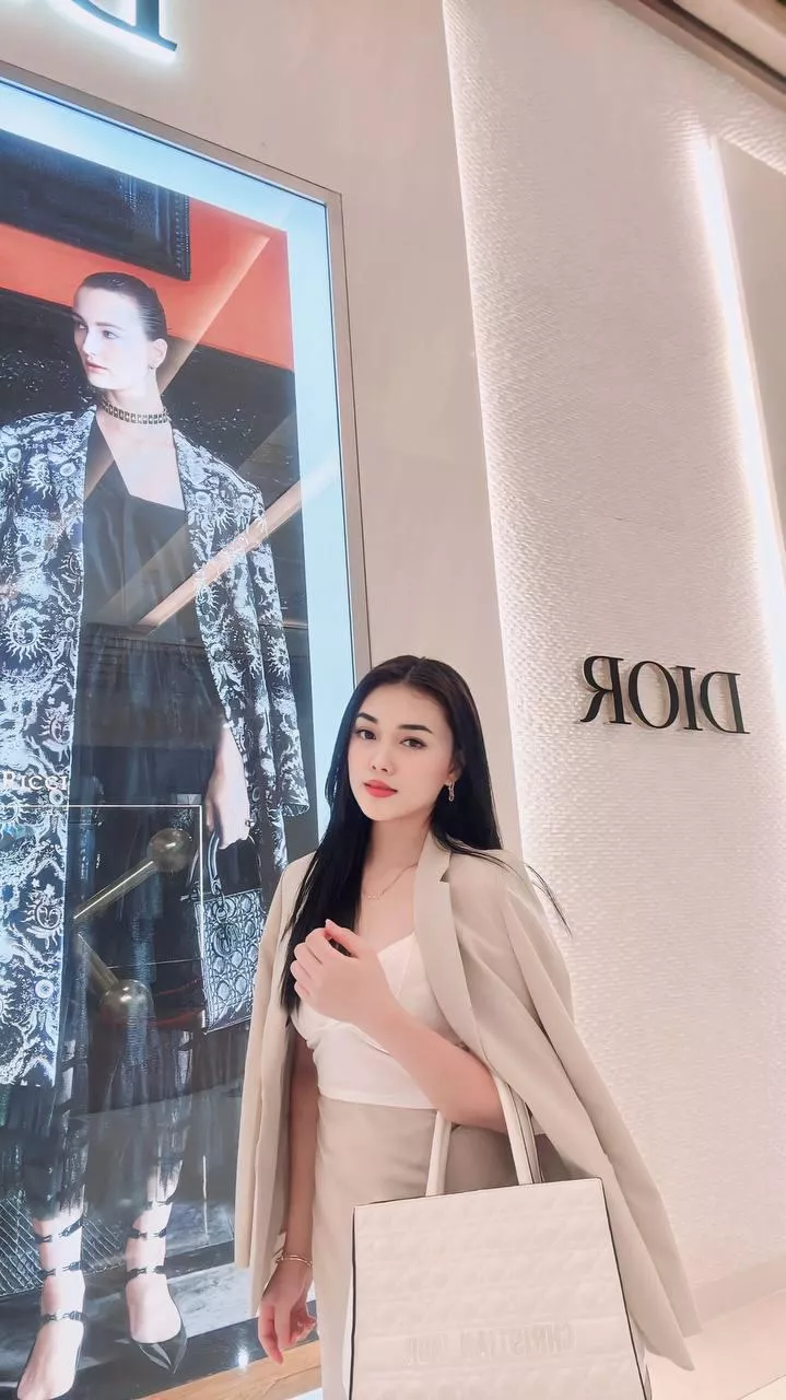 I dress myself, not to impress, but for comfort and for style  posted by Innocent_Lady143