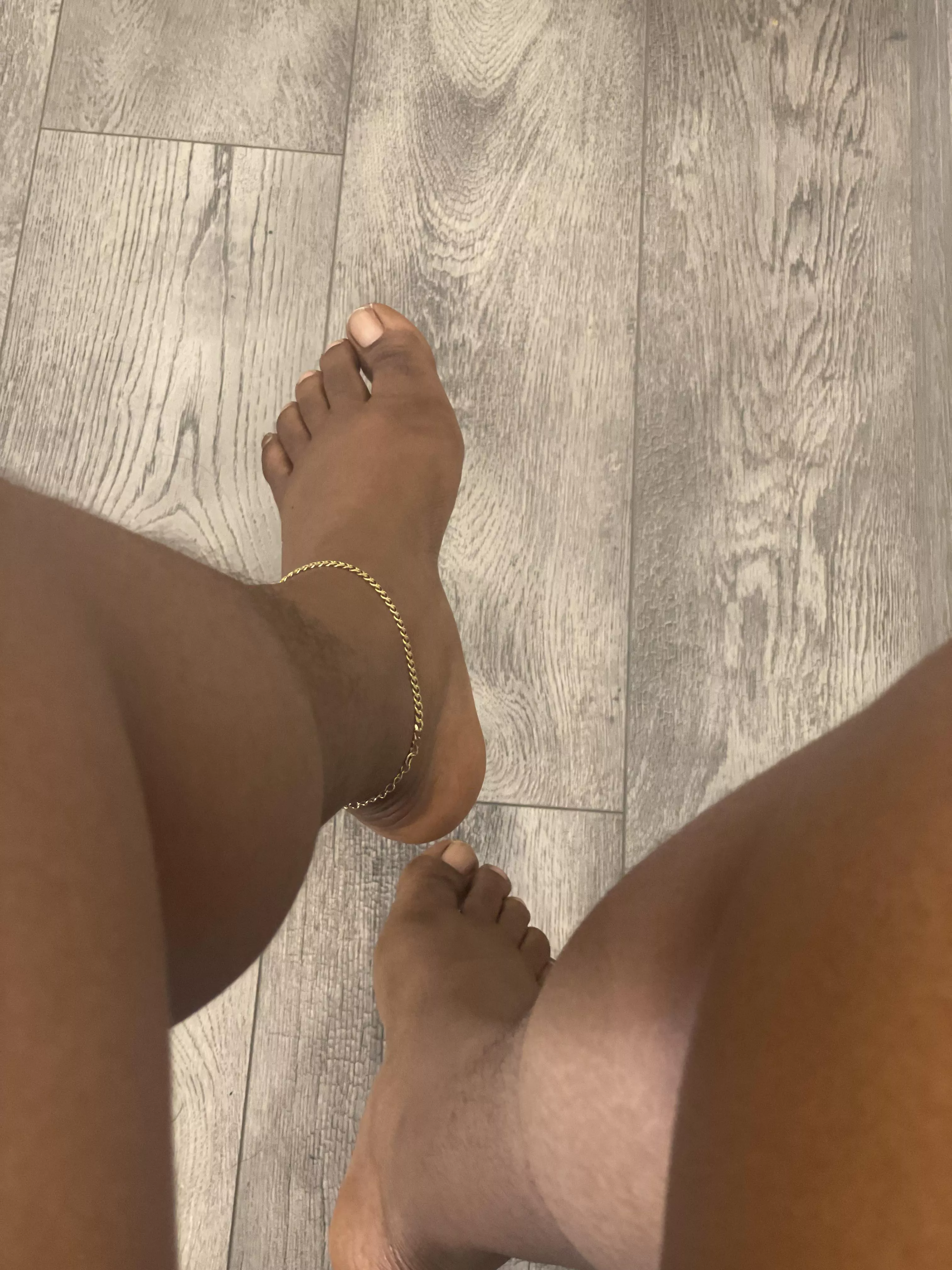 I need someone who would be willing to suck my toes🥵 posted by Your_only_SuperNova