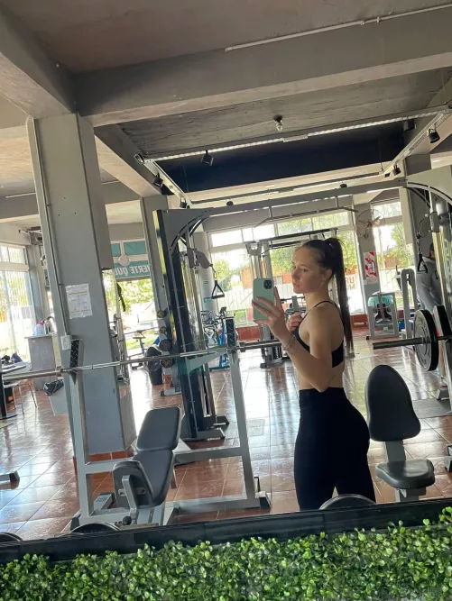 It fascinates me when they cant stop looking at me by Erikafarmerok