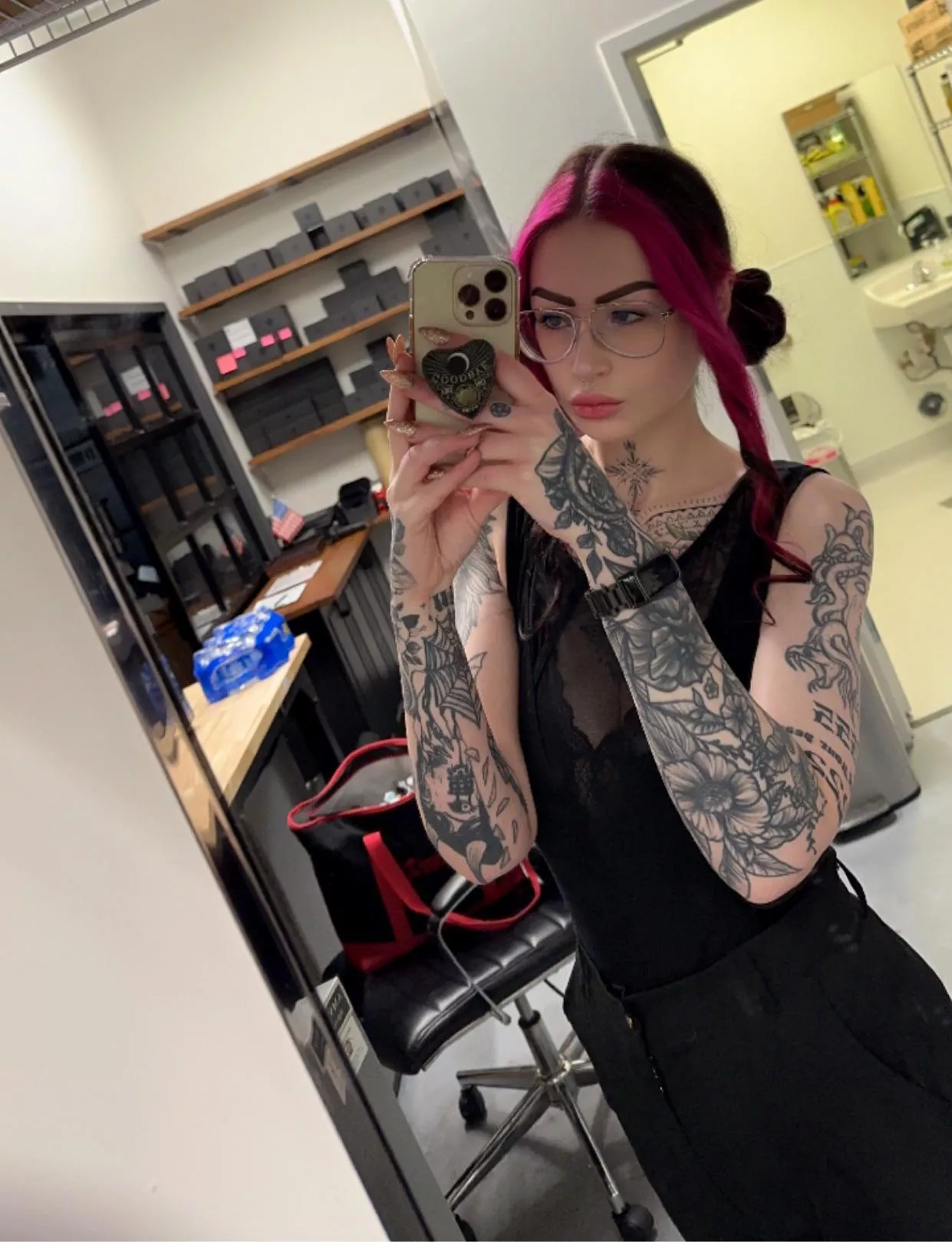 @kingofthecaras posted by Vampirebarbie333