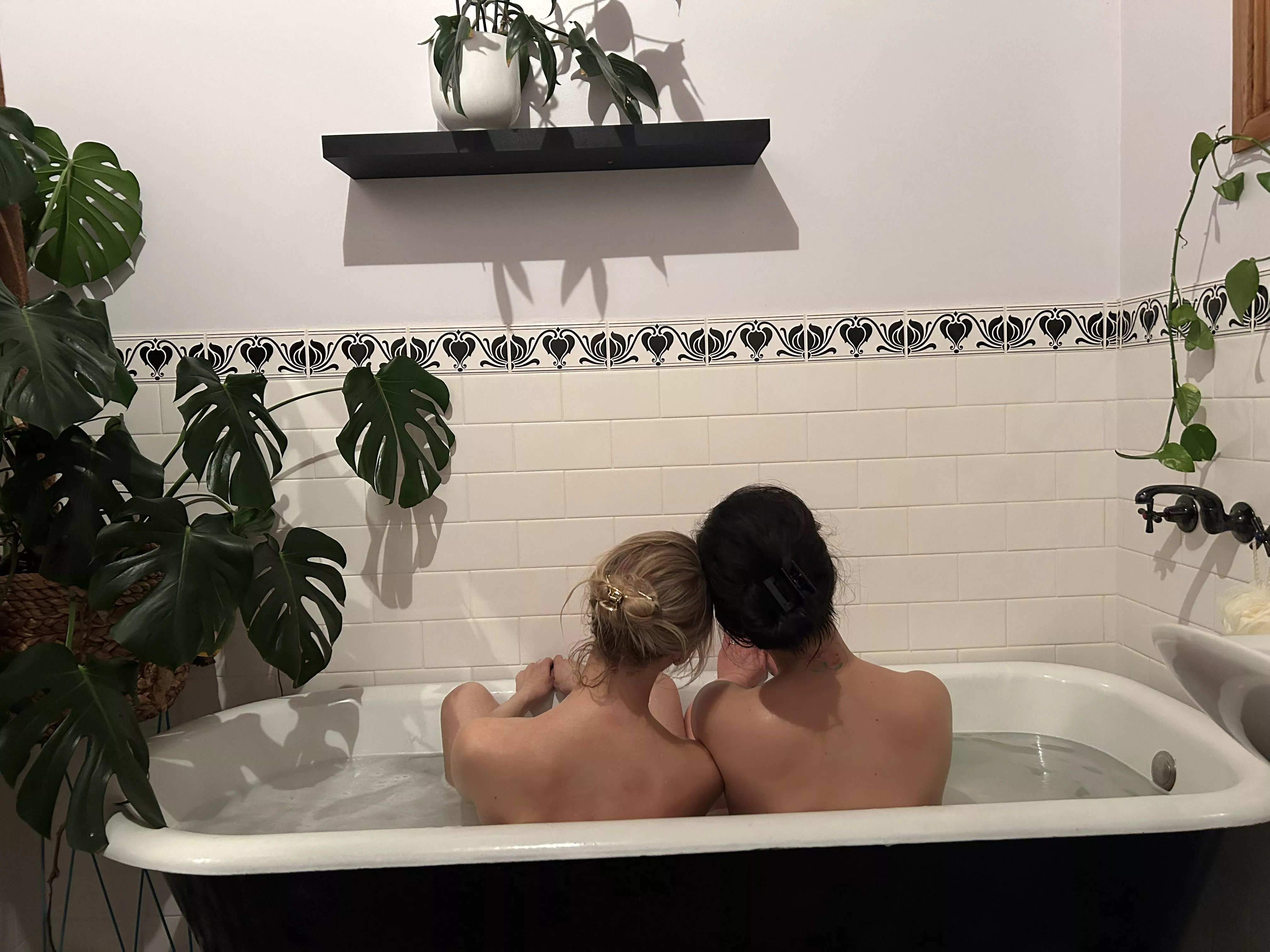 Naughty weekend away.. posted by VoyeursAdelaide