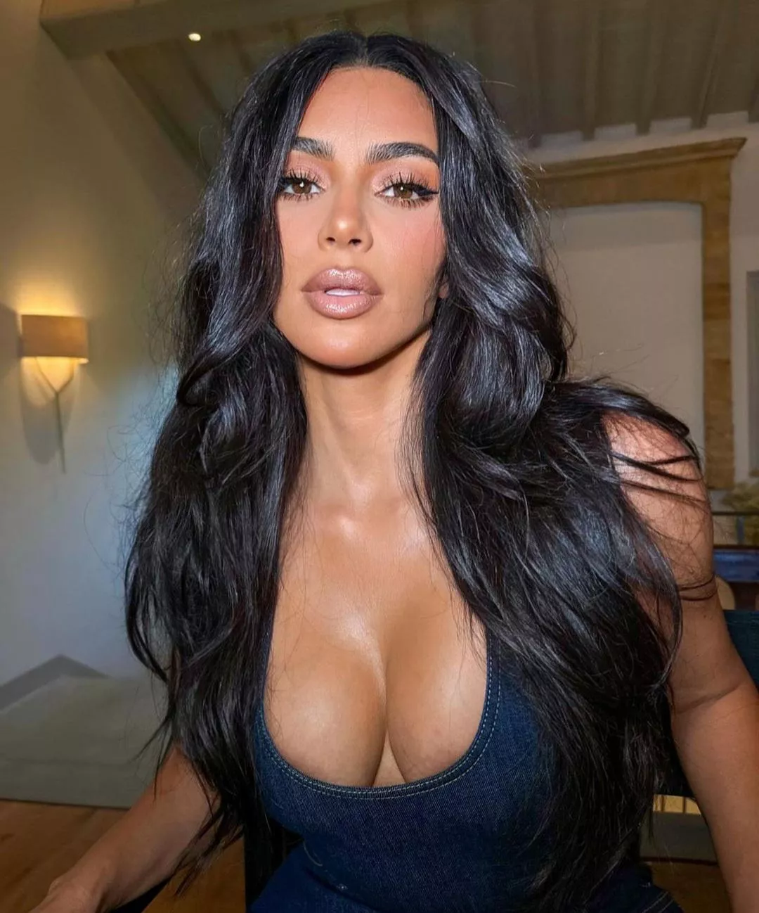 Queen Kim posted by XxNylonLover1990Xx