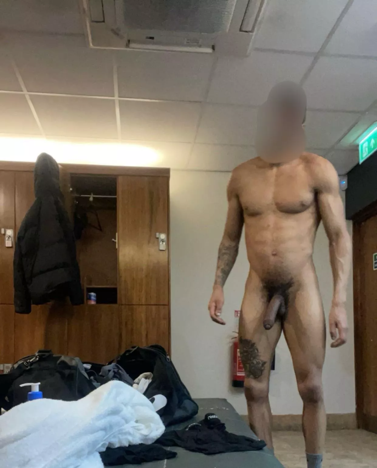 Showing off in the public changing room posted by ShoddyStation656