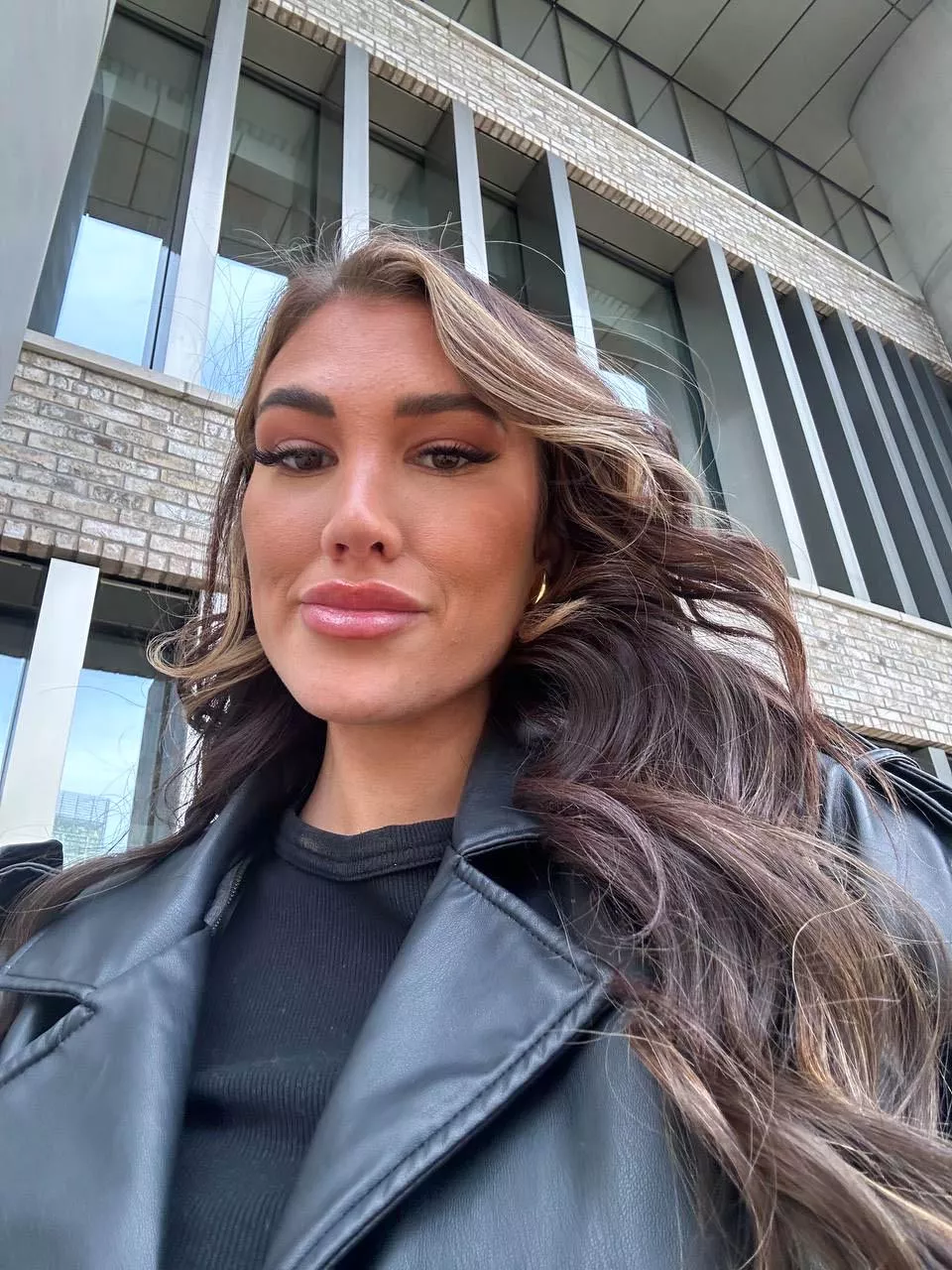 You think I'm classy girlfriend? posted by HomeFar1276