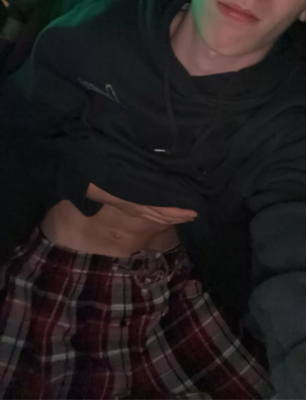 18 looking for a bro to control me 24/7 outside of trading too and to just be a bro dm me w age a pic and whatchu looking for posted by Empty_Sun4654