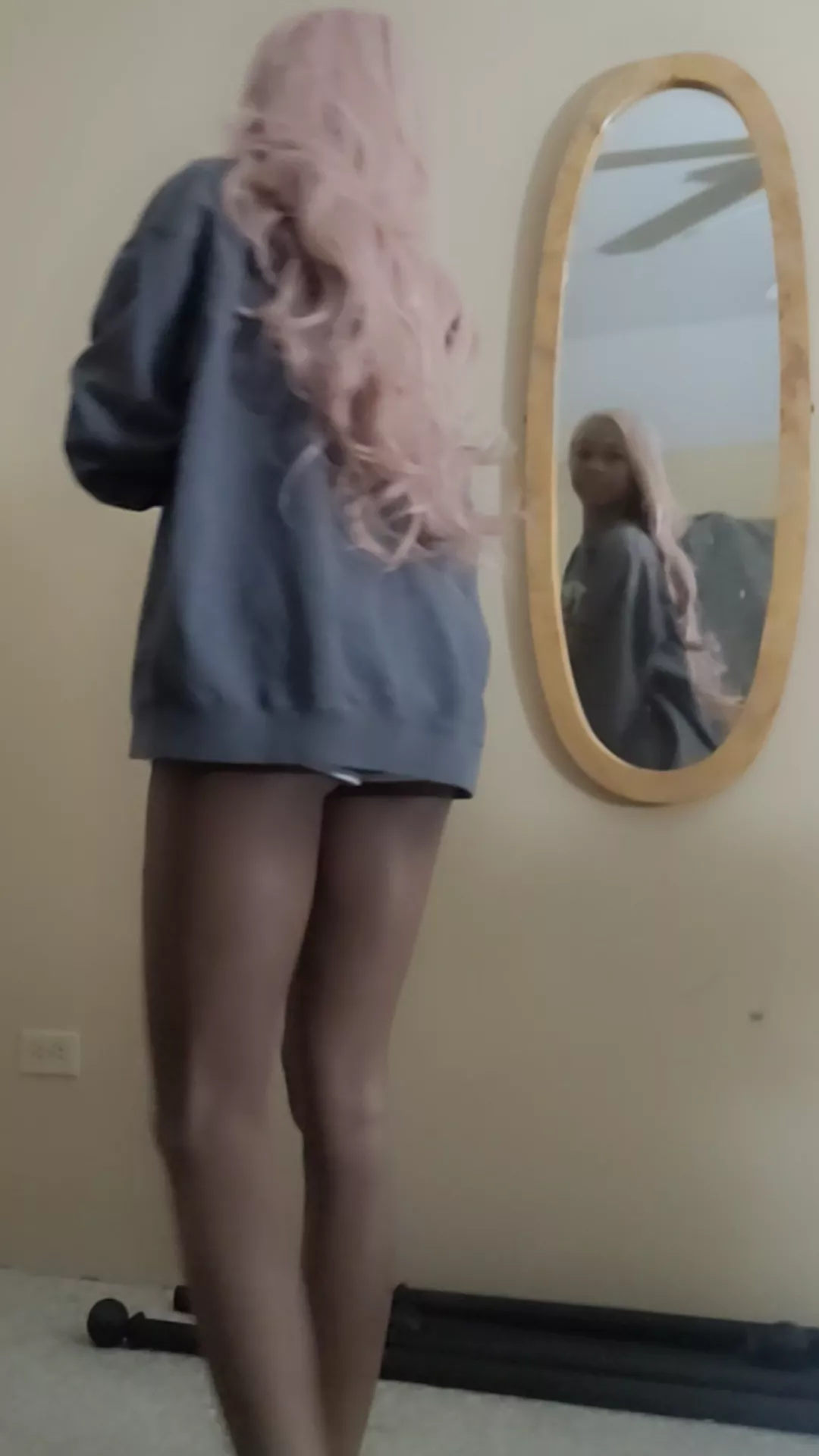 Always in the mirror and dressing up 🥰 I love feeling cute 🥺🩷 posted by blueFloress