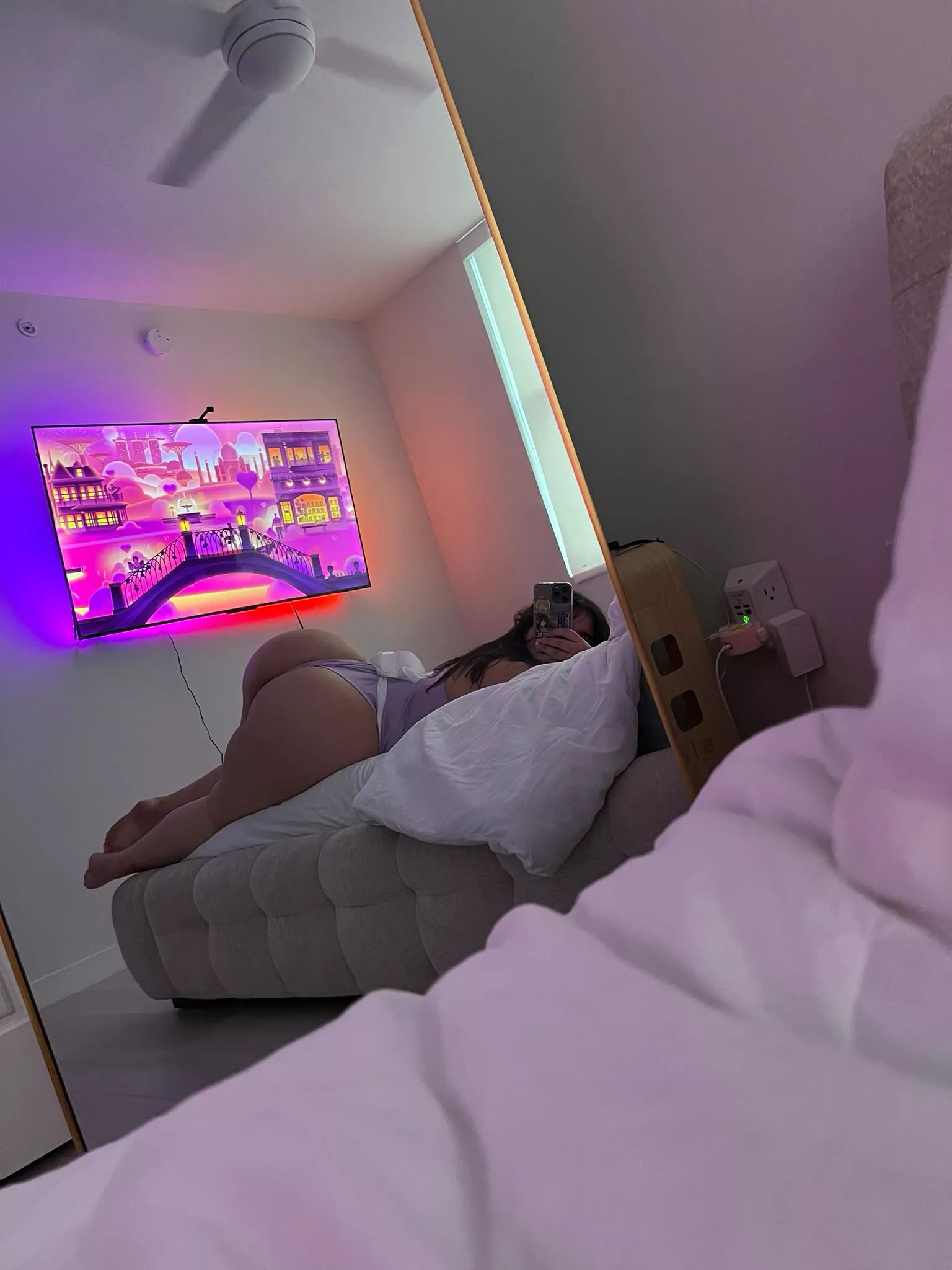 Bed’s calling, and I’m waiting for you to answer. posted by annabelladoe