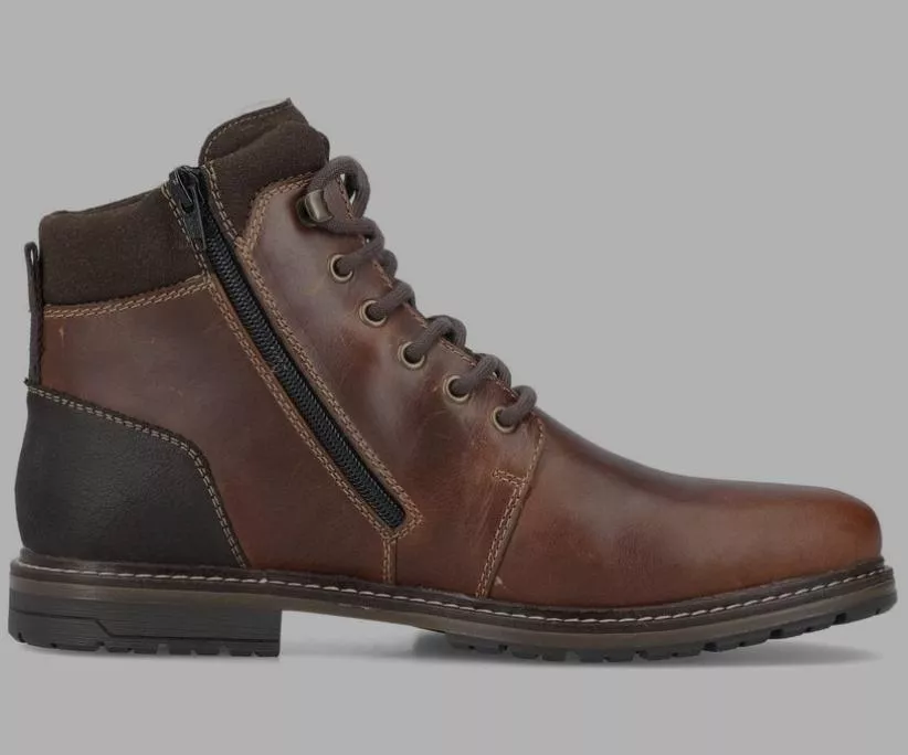 Boots in Edinburgh  posted by ice_wallow_cman-01