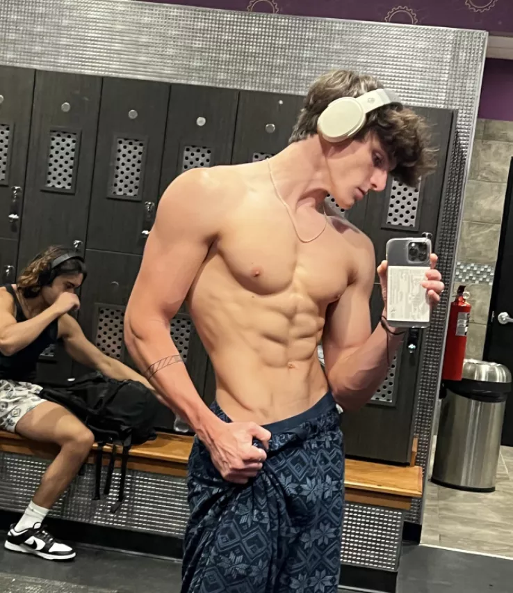 can i be your next snack posted by DylanFaron