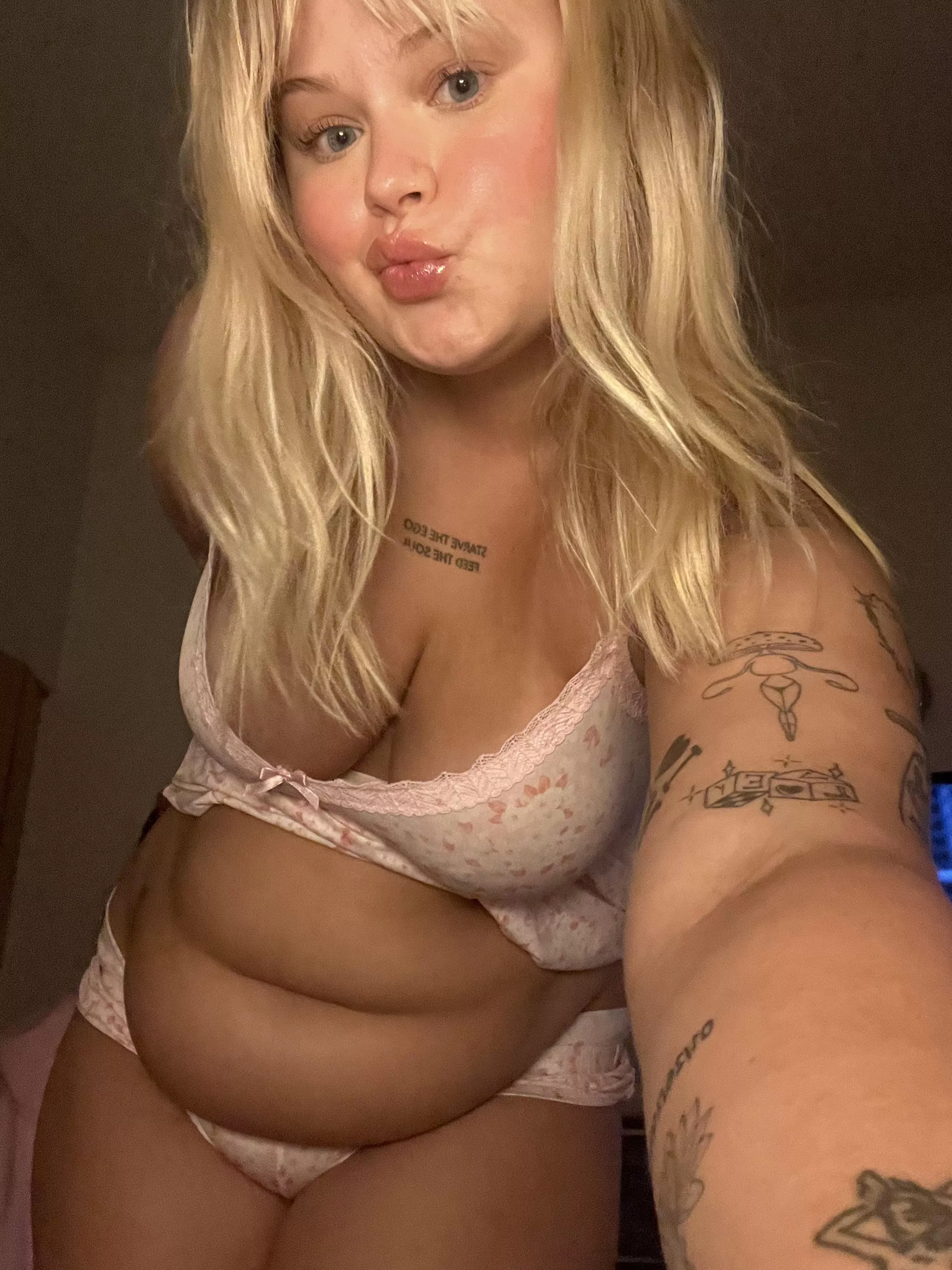 Do you like my body type? posted by wispy_girlwa