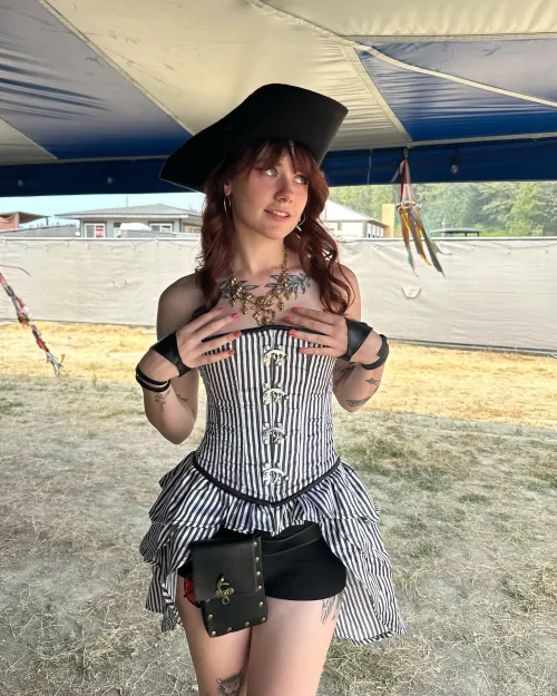 hot pirates have bangs 🖤🏴‍☠️ by cxtherine-