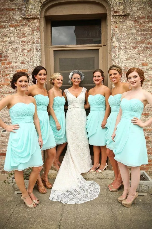 Pick your bridesmaid or the bride! [7] posted by WFHhubby