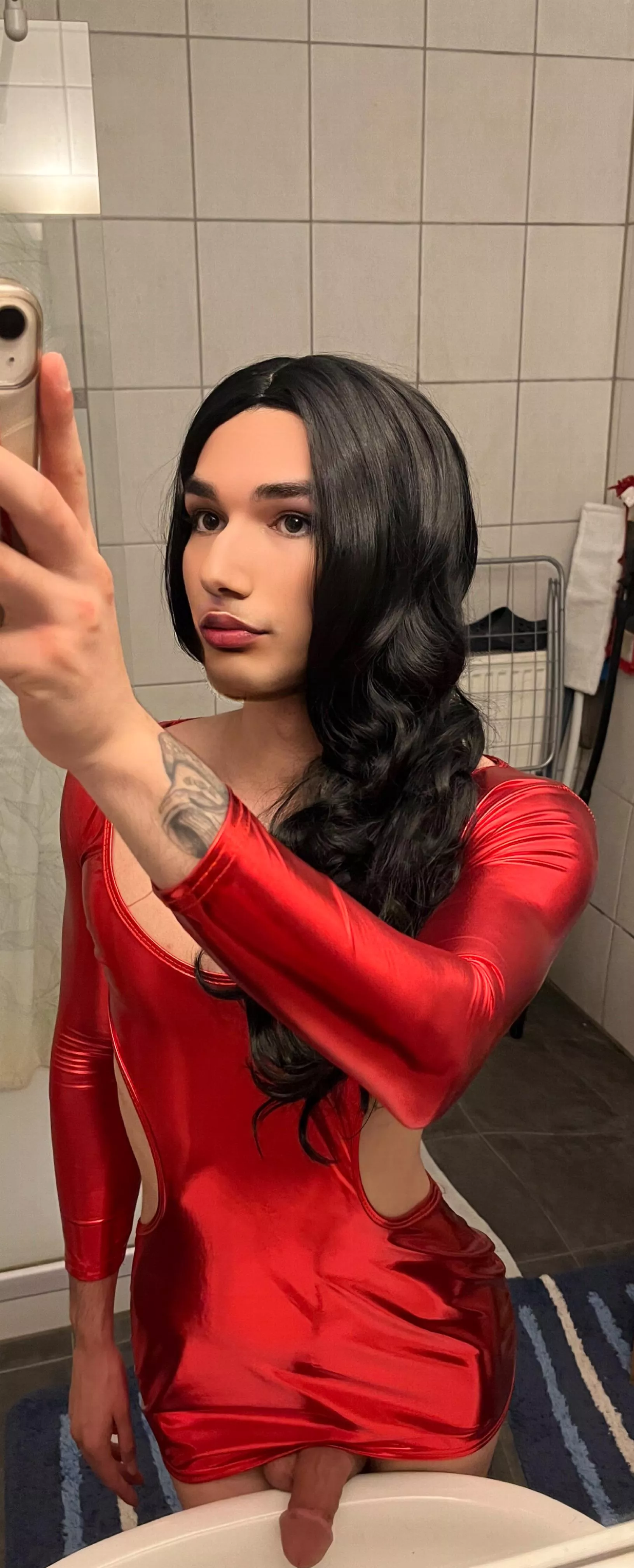 Pls follow me iam new here🥰 posted by peacesquez