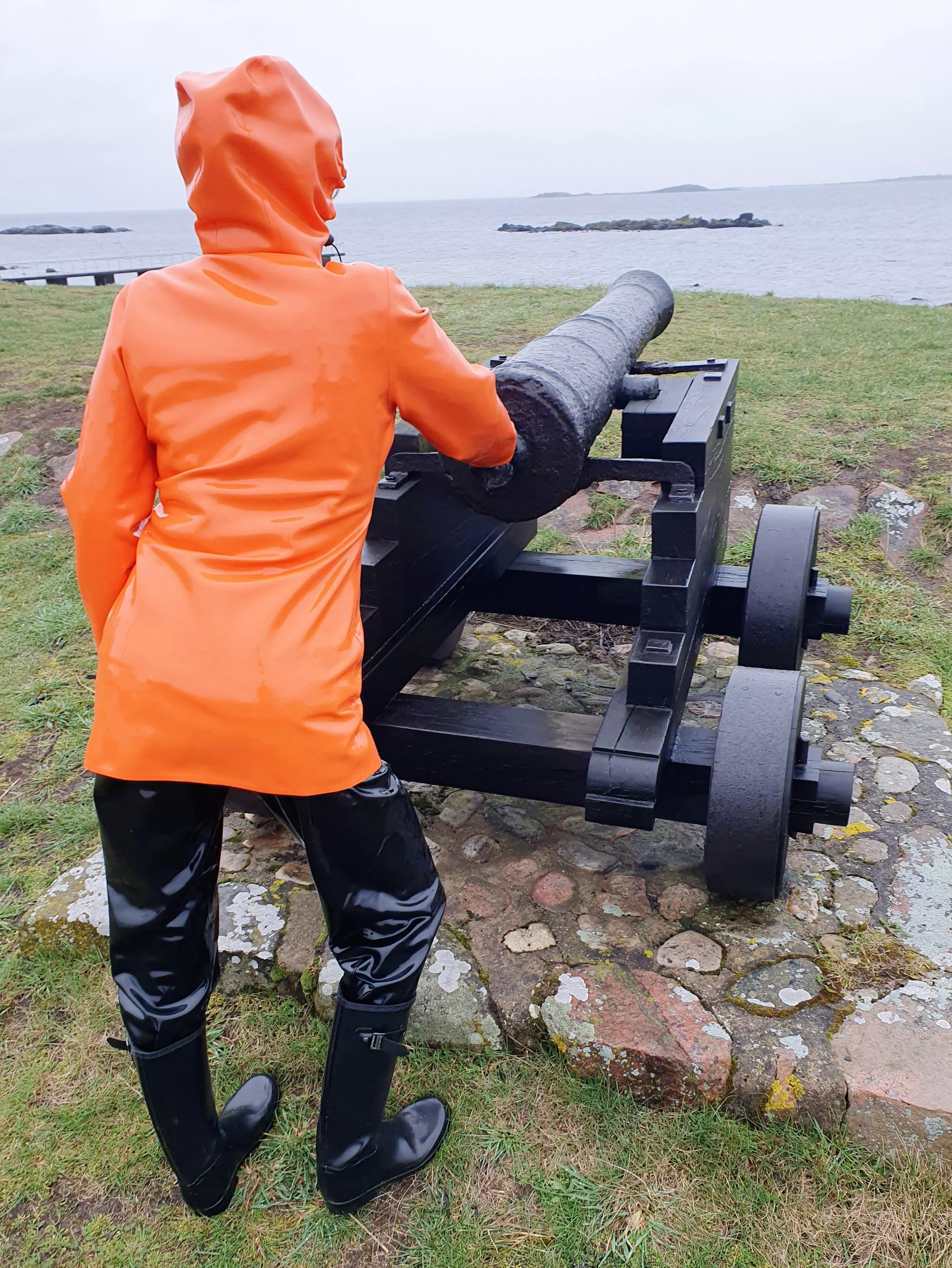 Ready to fire your cannon, sir! posted by LatexLovingLady