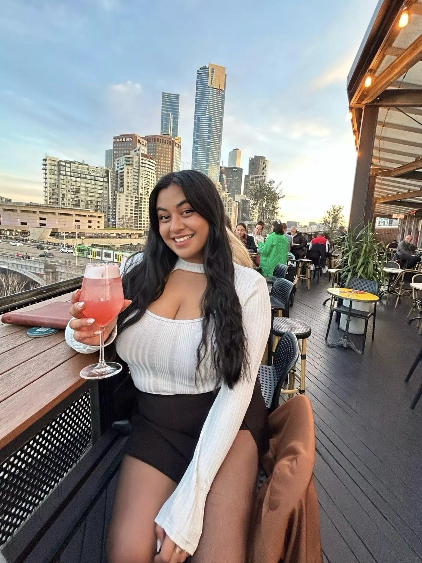 Sri Lankan x Chinese x Indonesian 🫶🏽 posted by smeshnanda