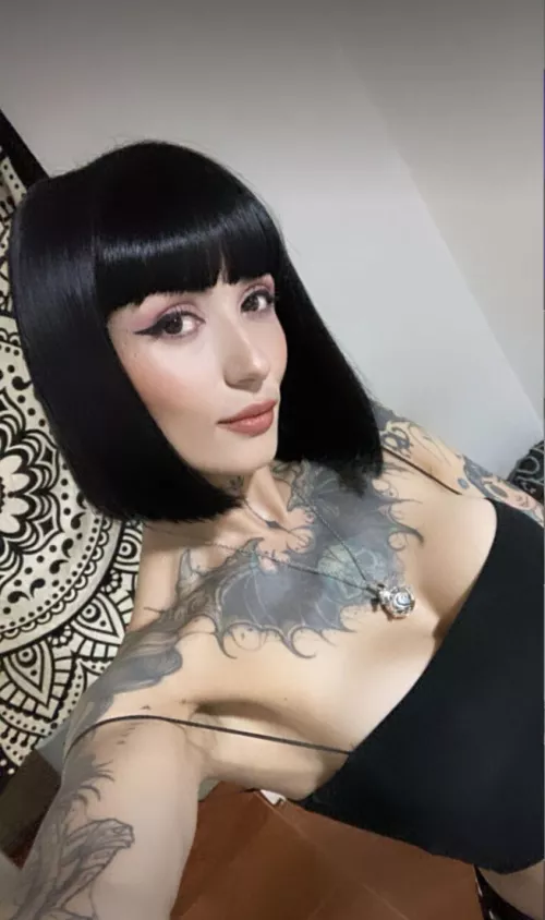 Waiting for your instructions by coxxoez