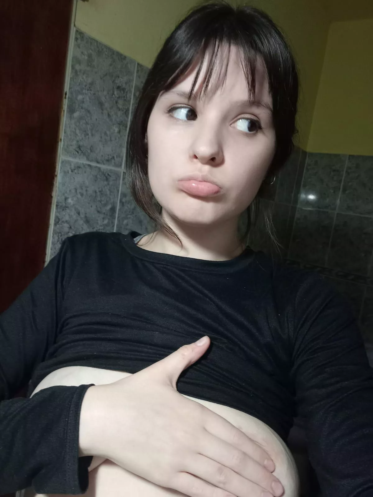 barely legal and looking forward to having fun posted by Theshyxo