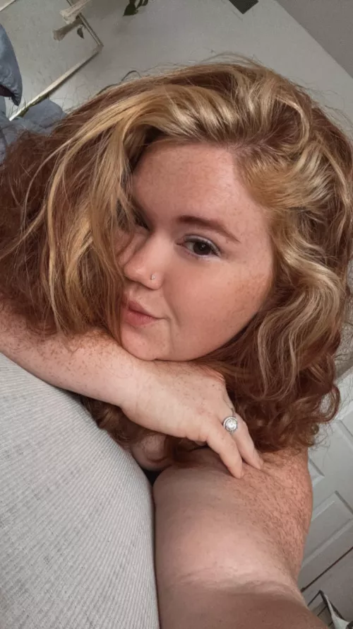 Come snuggle with me [IRTR] by Redsnapperr69