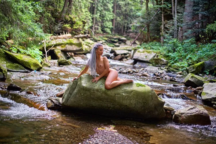 Dryad sunning herself on a rock by mistressofdungeons